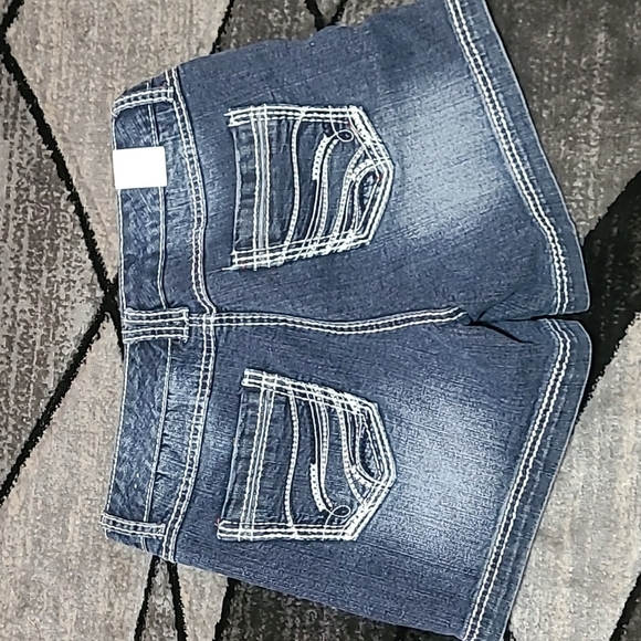 MAURICES DENIM JEAN SHORTS BUNDLE PRICE FIRM - Picture 16 of 16